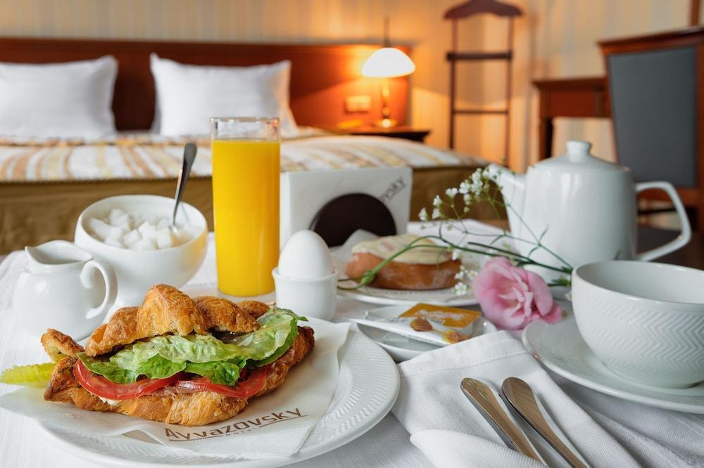 Ayvazovsky Hotel Oldenburg Bagian luar foto