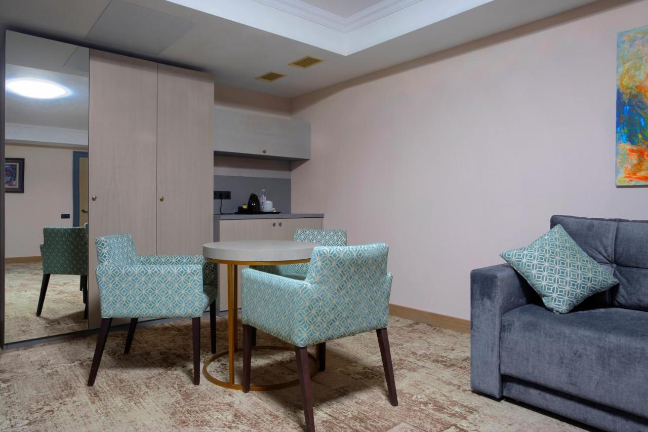 Ayvazovsky Hotel Oldenburg Bagian luar foto