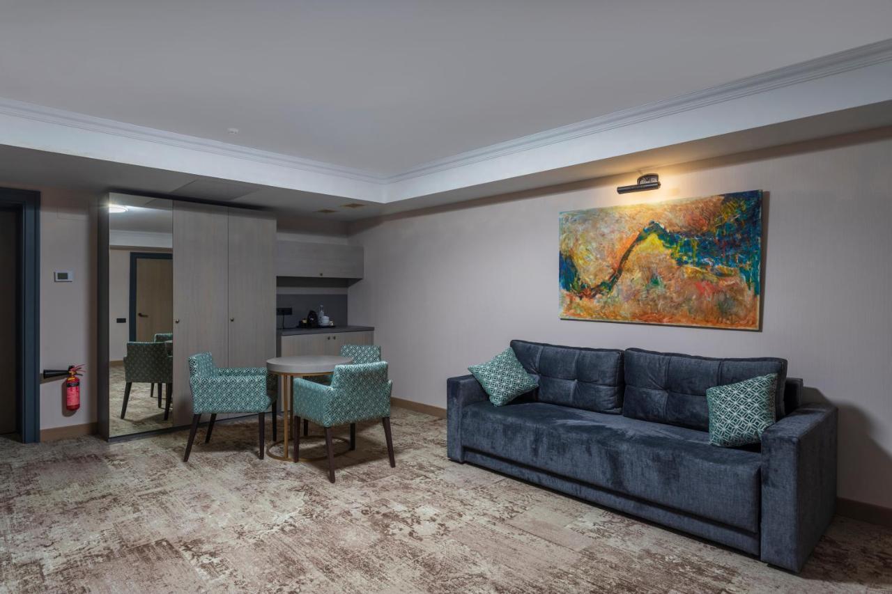 Ayvazovsky Hotel Oldenburg Bagian luar foto