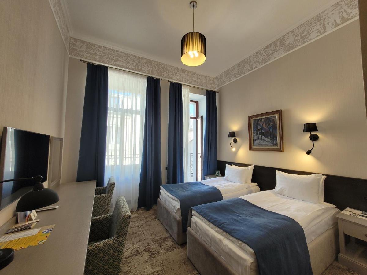 Ayvazovsky Hotel Oldenburg Bagian luar foto
