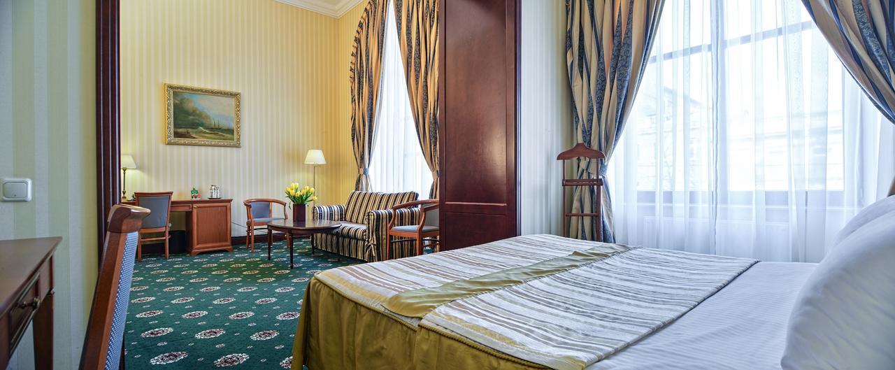 Ayvazovsky Hotel Oldenburg Bagian luar foto