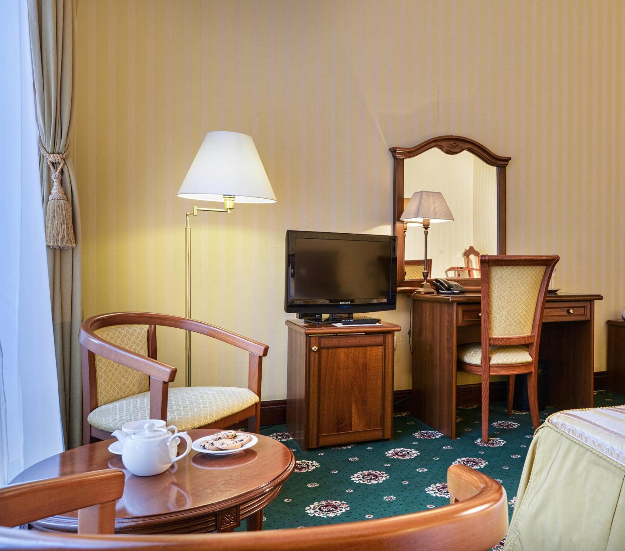 Ayvazovsky Hotel Oldenburg Bagian luar foto