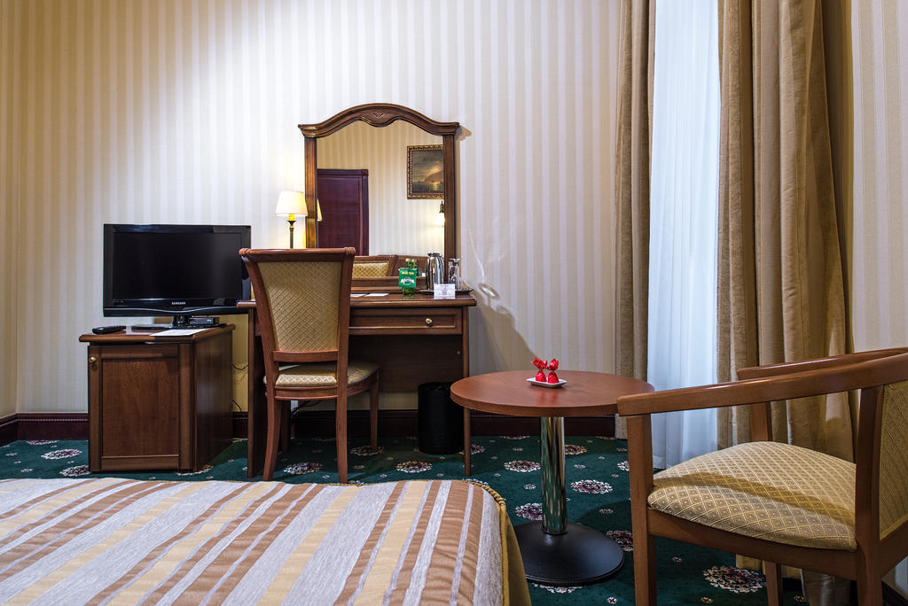 Ayvazovsky Hotel Oldenburg Bagian luar foto